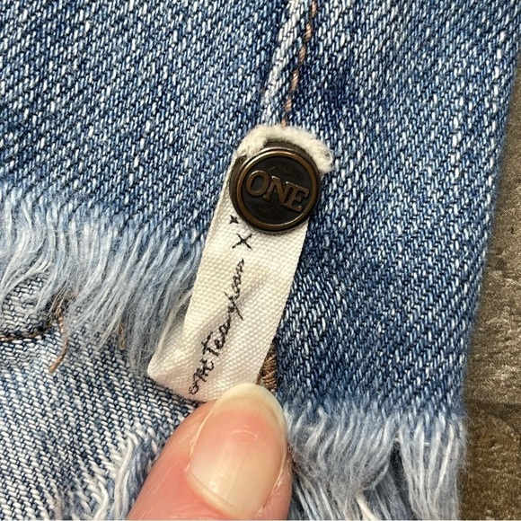 One Teaspoon Bonita’s Cutoff Shorts size 25 - Picture 6 of 16